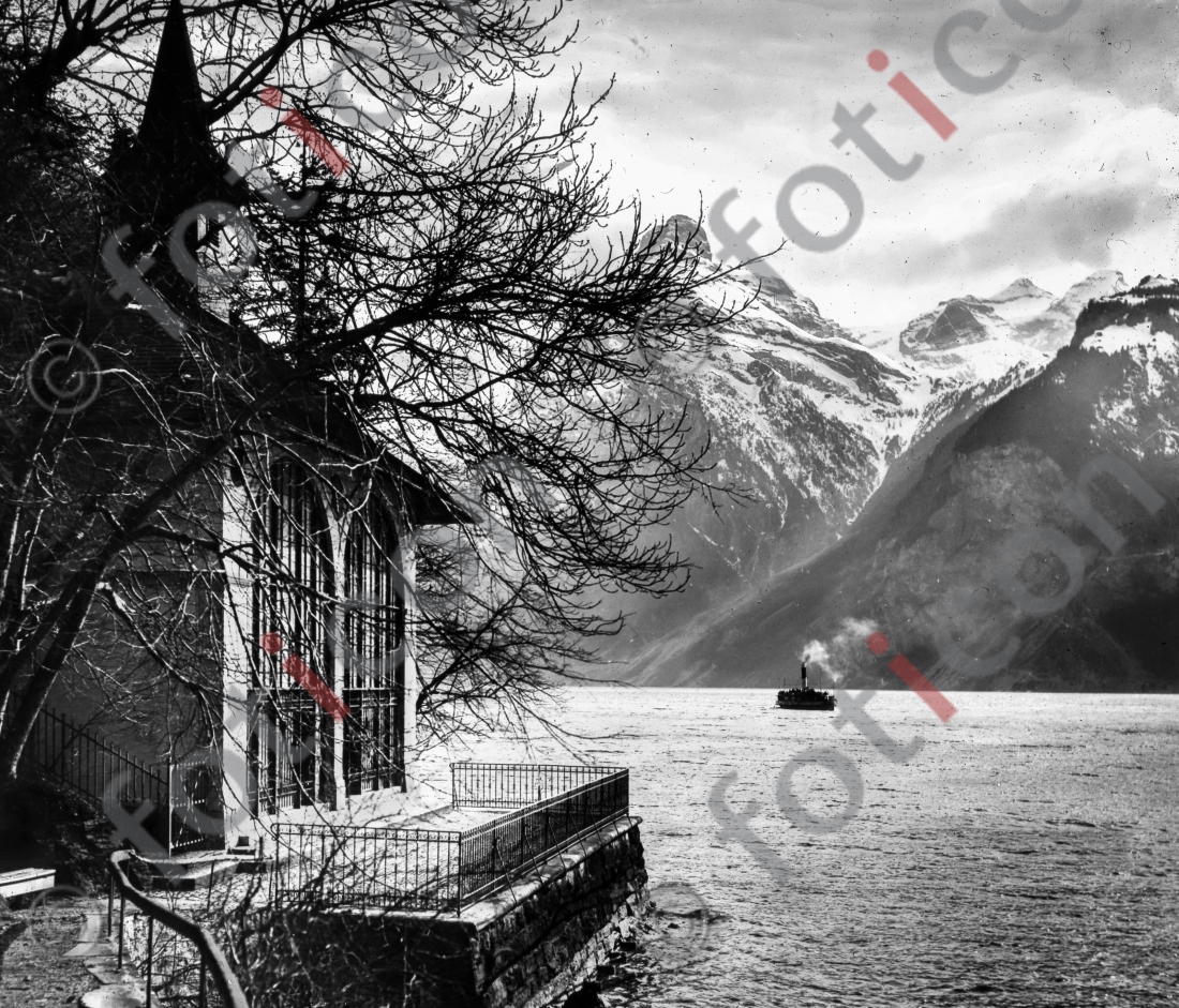 Die Tellsplatte am Viewaldstätter See | The Tellsplatte at Lake Lucerne - Foto simon-156-080-sw.jpg | foticon.de - Bilddatenbank für Motive aus Geschichte und Kultur